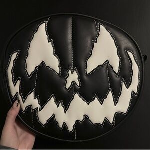 LPS Stark Black and White Bag
